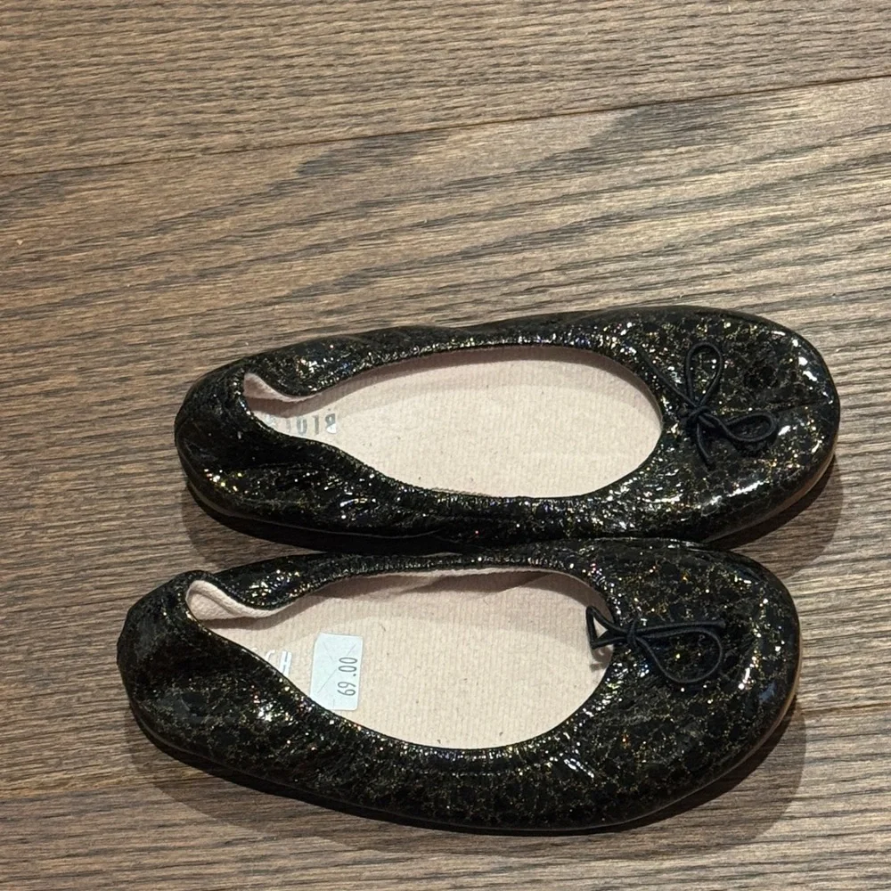 NWT Bloch Girls Black and Gold Ballet Flats Size 26/9
